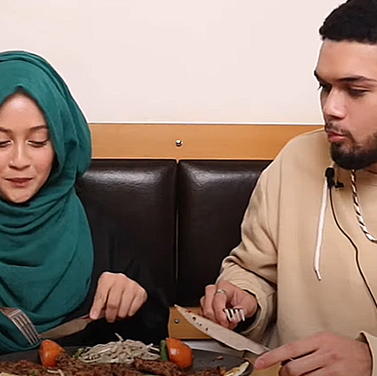South Africans Try Turkish Food
